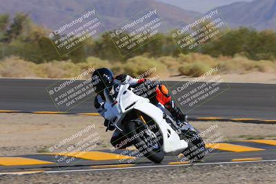 media/Oct-08-2022-SoCal Trackdays (Sat) [[1fc3beec89]]/Turn 10 (945am)/